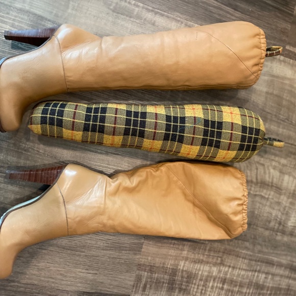 Vintage Knee-High Leather Boots/Heels - Picture 4 of 4